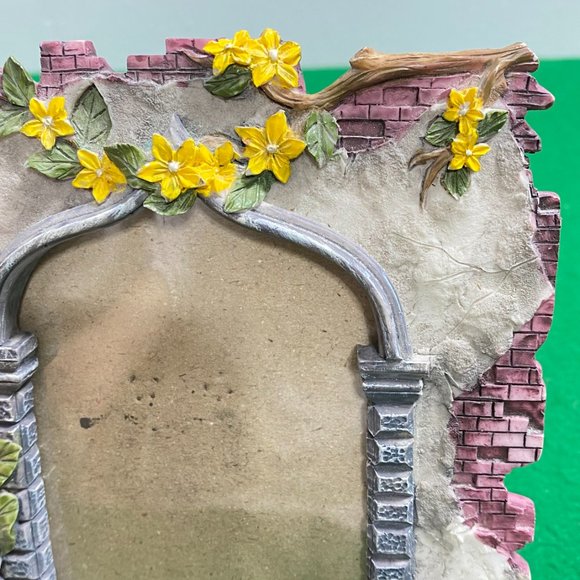 Vintage Floral Picture Frame, Handmade Tabletop, Wall Hanging Photo Frame - Picture 10 of 11